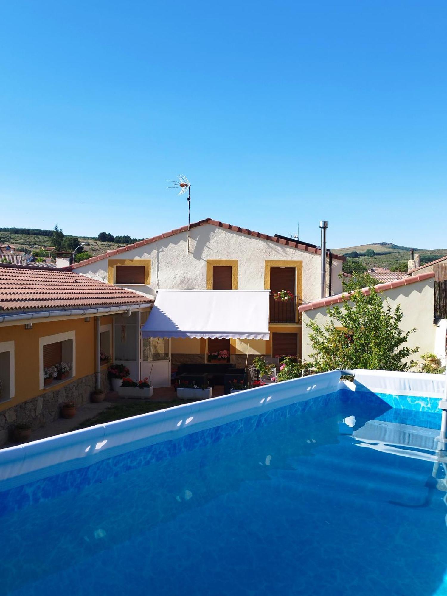 Casa Rural Los 7 Pinos De Gredos Navarredonda de Gredos Eksteriør billede